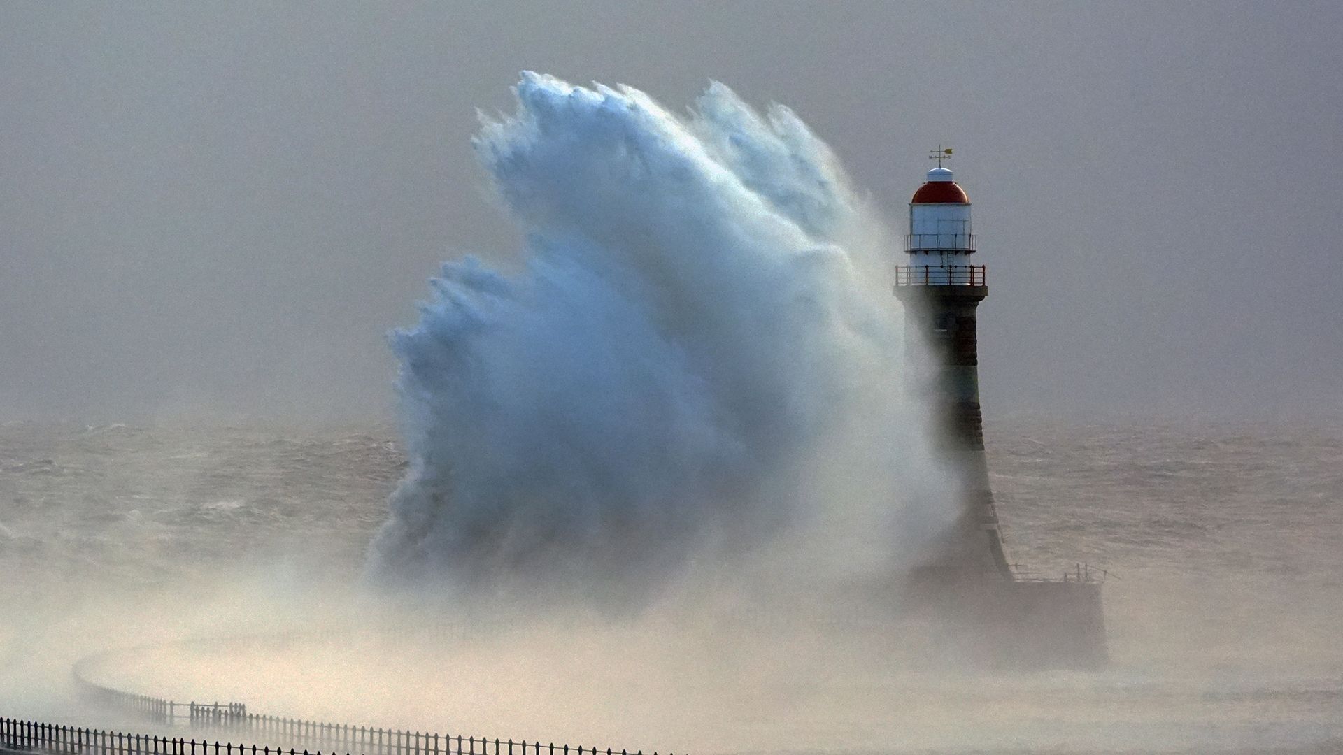 ‘Sting jet’ over Ireland behind Storm Eowyn’s record-breaking 114mph wind