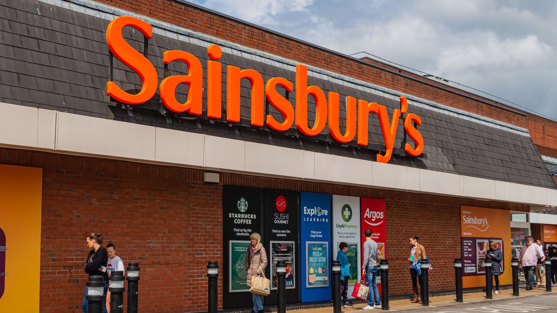 Sainsbury’s to cut over 3,000 jobs – with all cafes to close