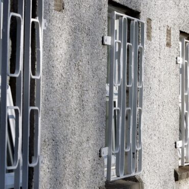 Hundreds of prisoners to be freed early from next month to ease overcrowding