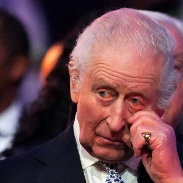 King warns of ‘dangerous re-emergence of antisemitism’ as he pays tribute to Holocaust survivors