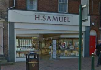 Former jewellers to become convenience store
