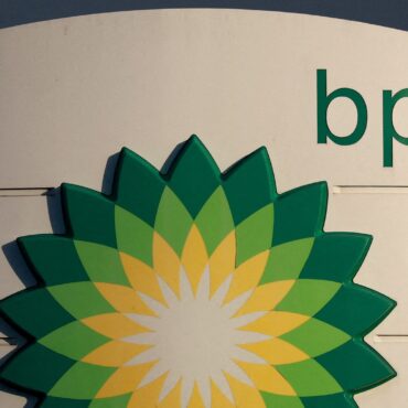 BP slashes renewable investment increasing oil and gas production despite pace of global warming