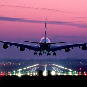 Gatwick second runway expansion approval delayed by government