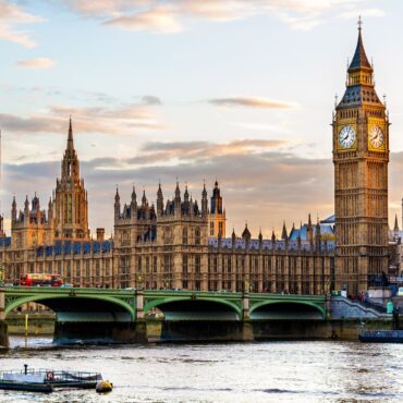 MPs set for above inflation pay rise to nearly £94,000