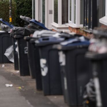 Government urged to hold COBRA meeting over Birmingham bin strikes