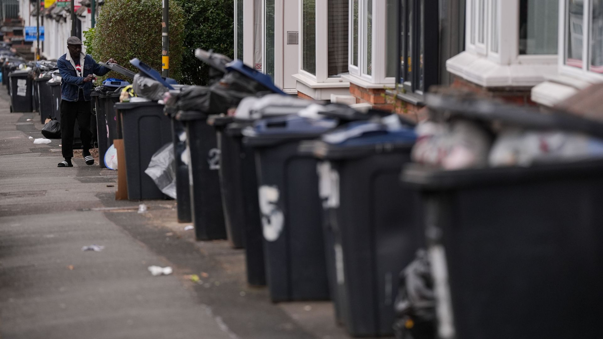 Government urged to hold COBRA meeting over Birmingham bin strikes