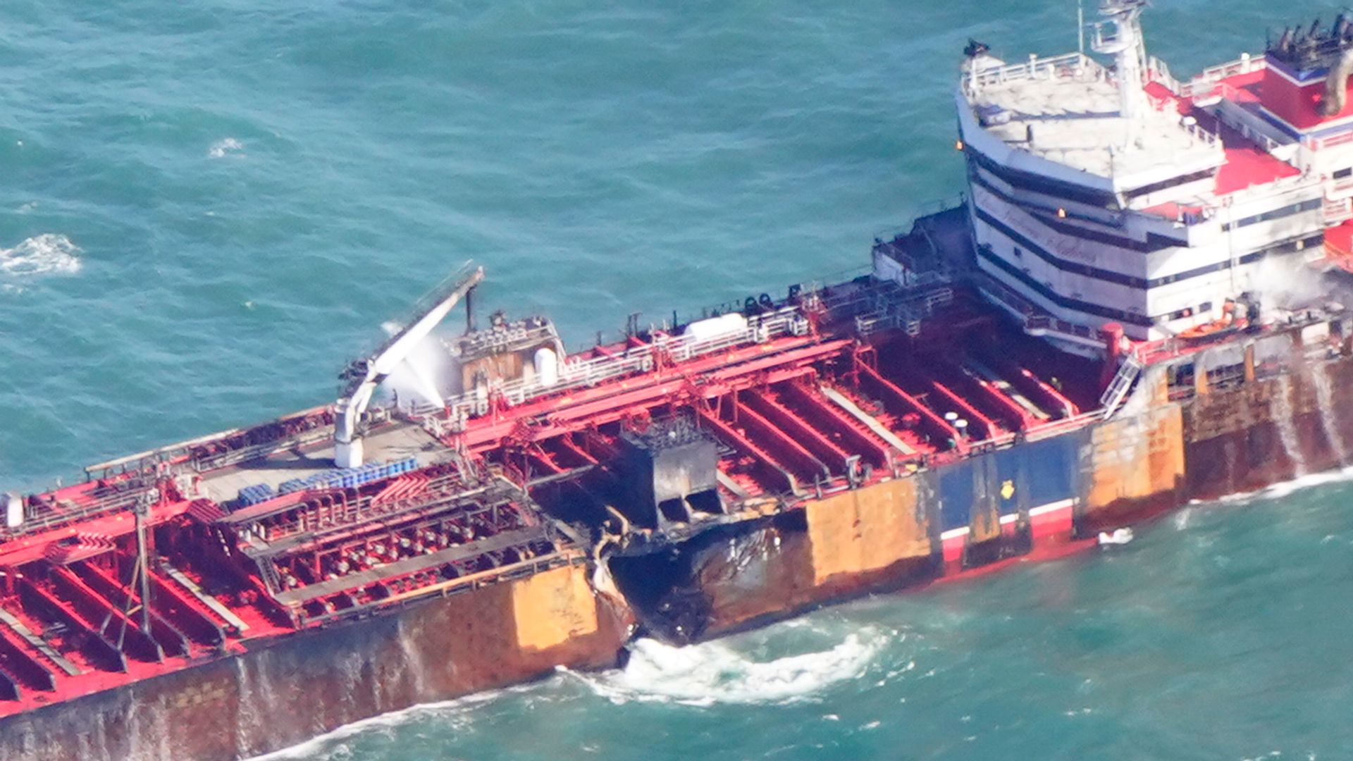 ‘Heroic’ oil tanker crew praised after North Sea ship crash