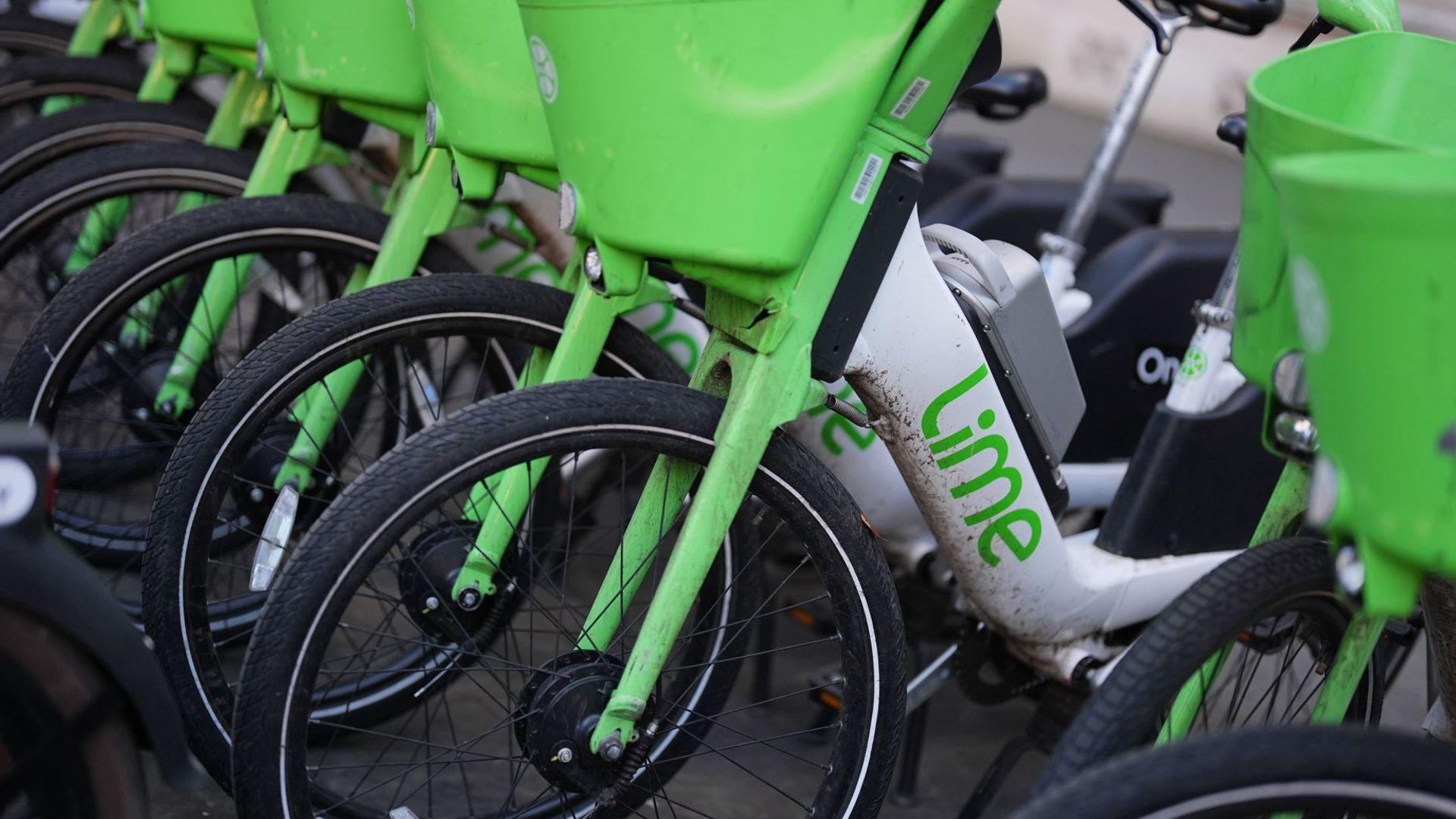 Non-folding e-bikes banned on London trains