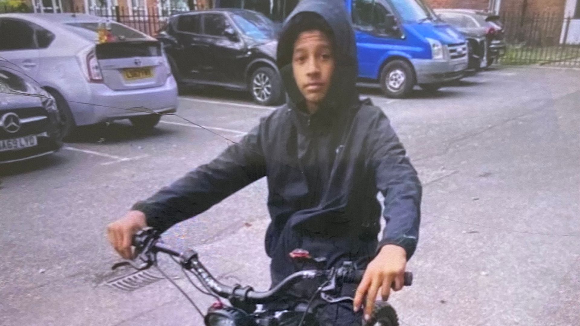 Moped rider wearing orange Just Eat jacket wanted over “targeted” fatal shooting of schoolboy