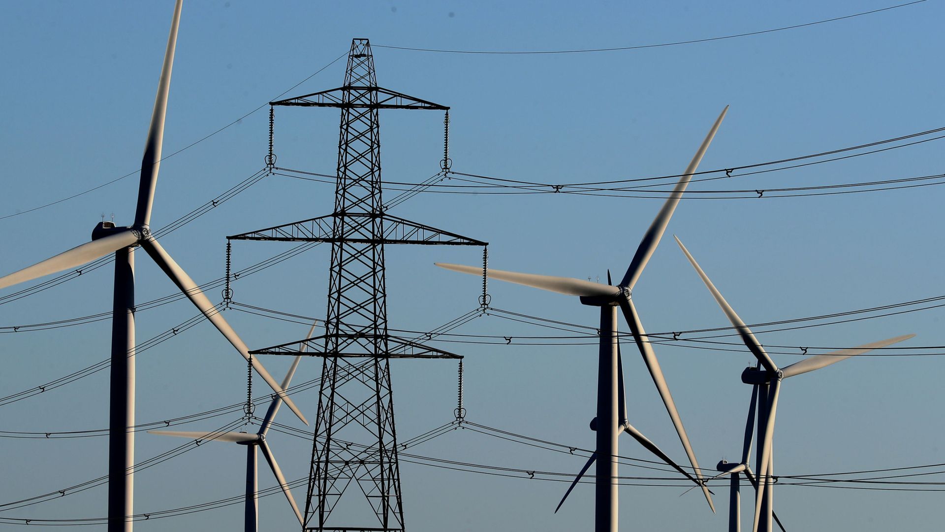 People living near new pylons could get £250 off their energy bills