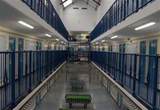 Prison guard accused of sexual relationships with two inmates