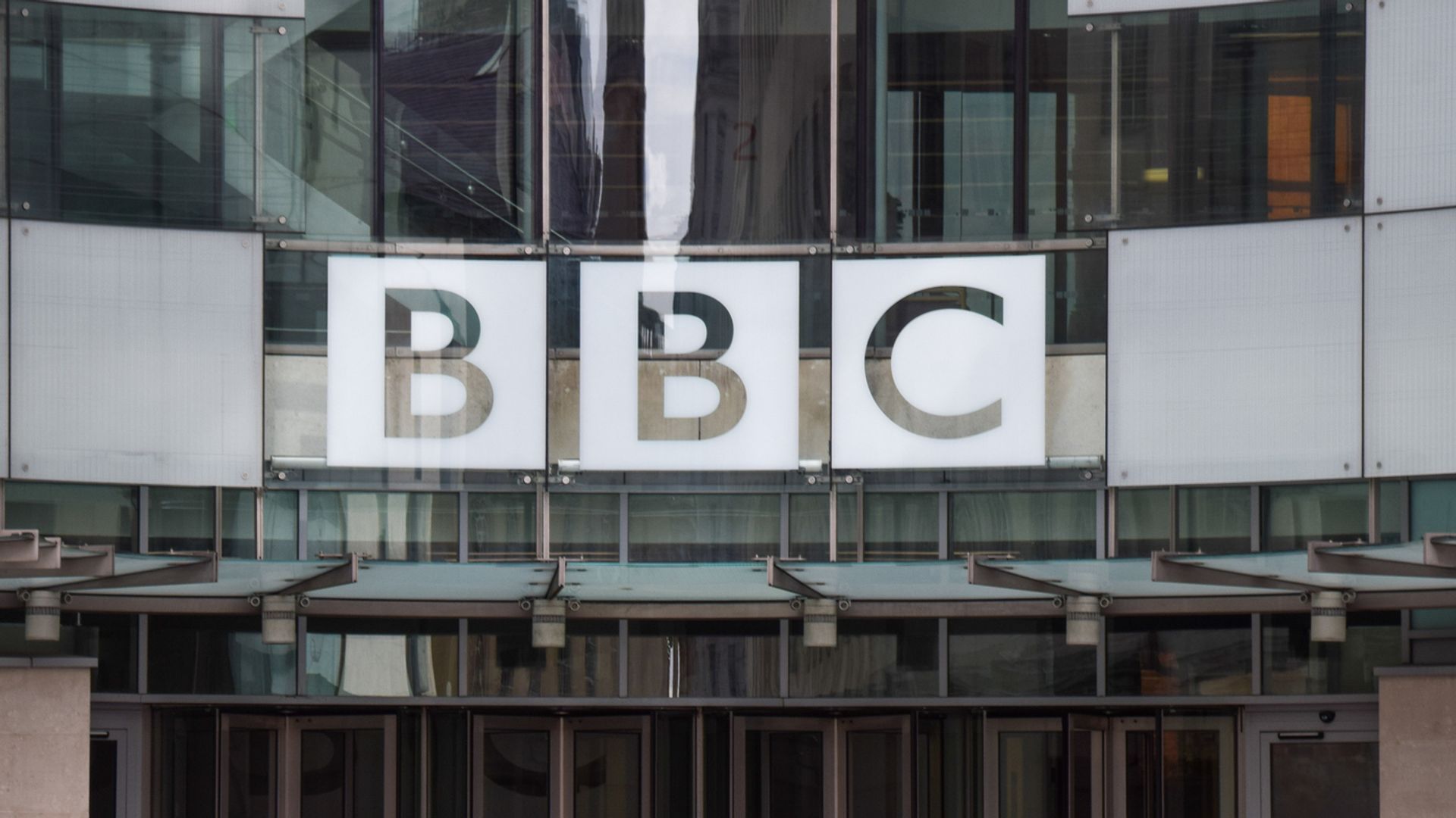 BBC does not have ‘toxic’ culture, review finds after Huw Edwards scandal