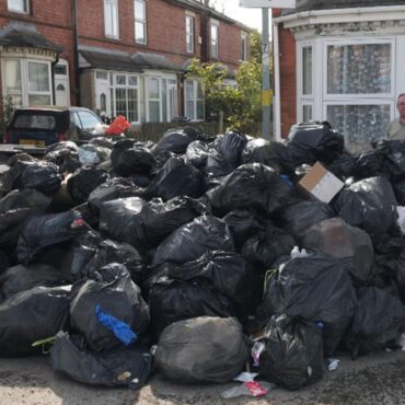 Birmingham bin strike resolution ‘could be in touching distance’ – as conciliation service drafted in