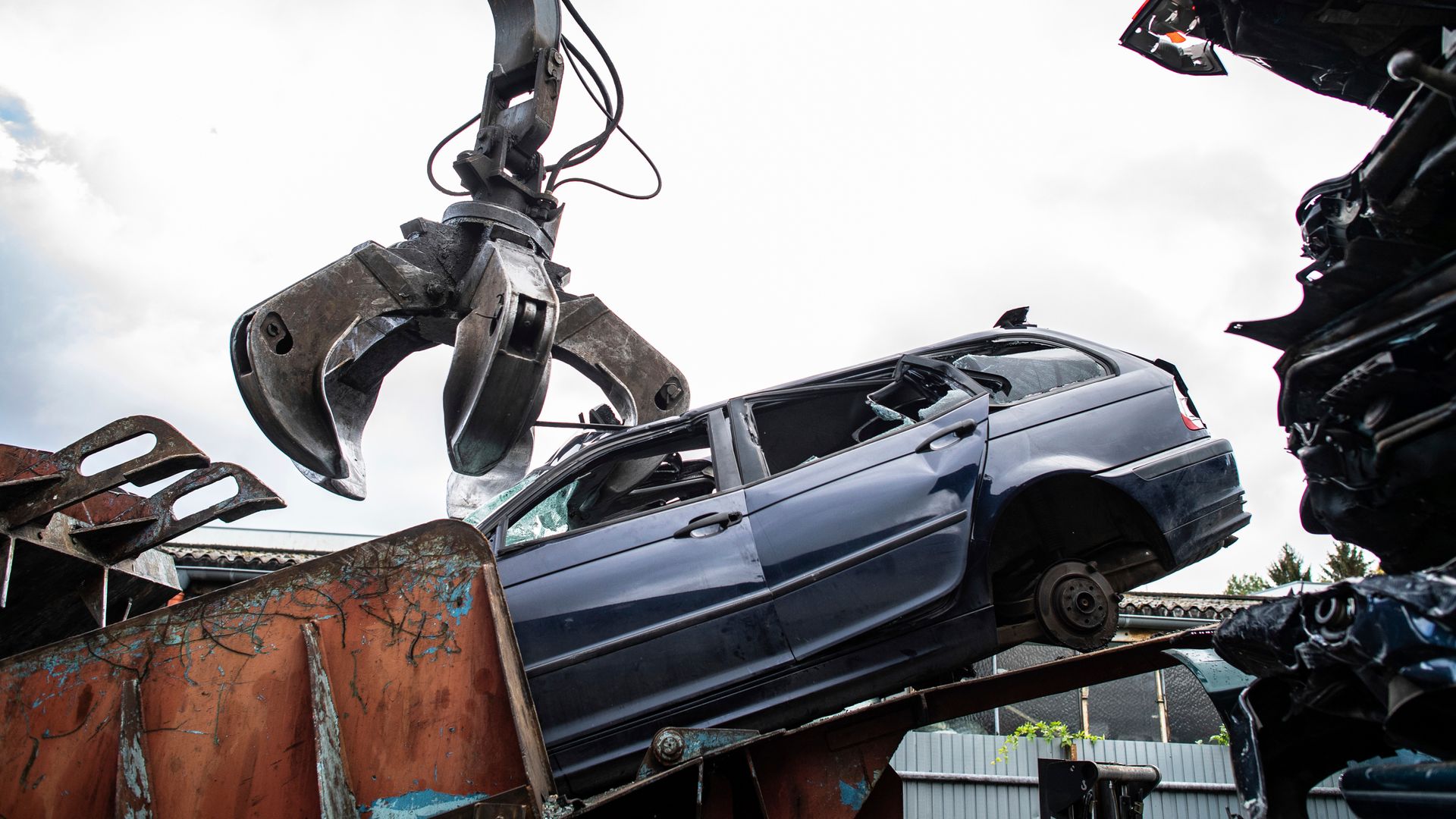 Car manufacturers fined £461m for collusion