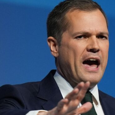 Jenrick vows to ‘bring coalition together’ to end Tory-Reform fight