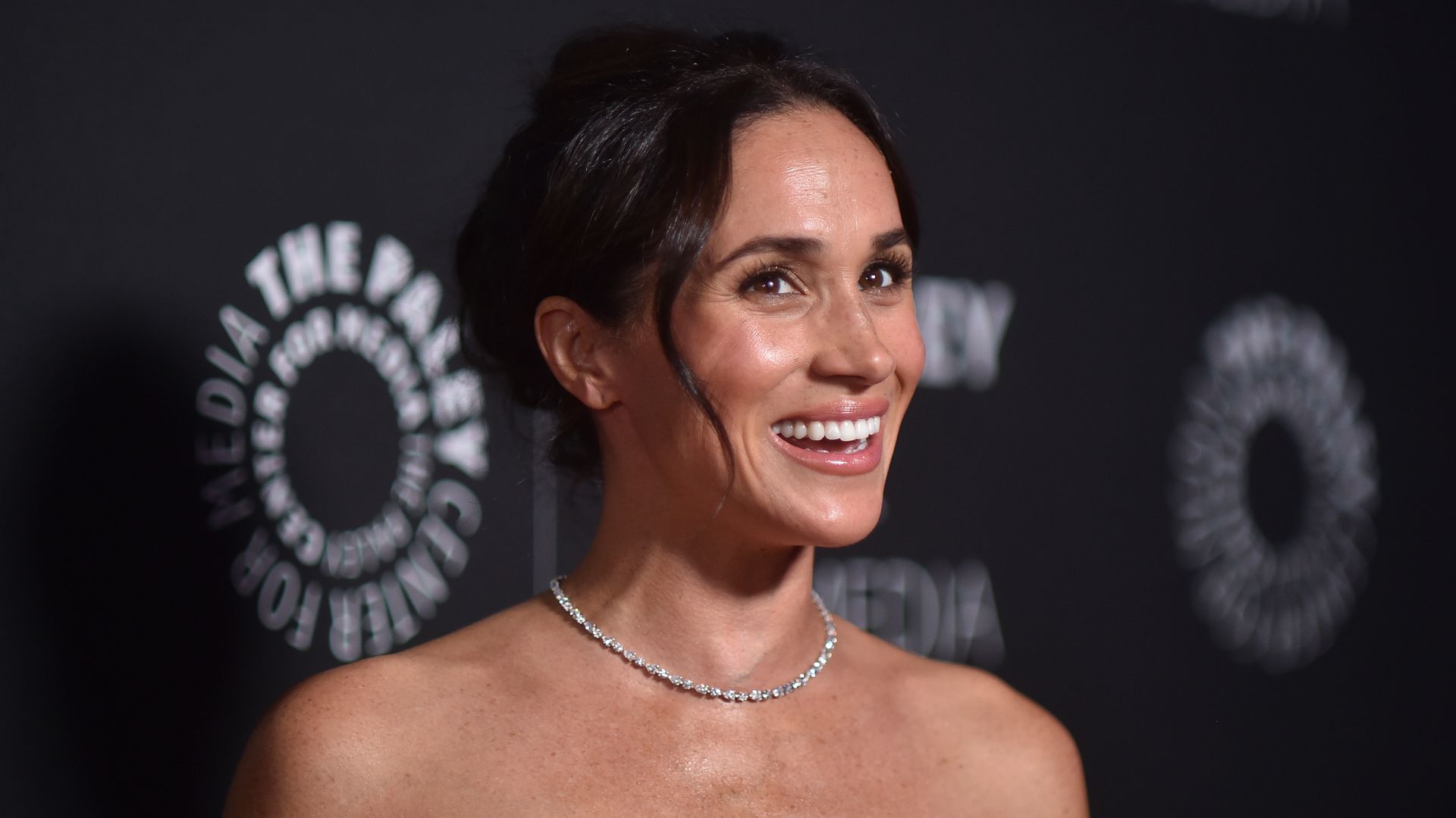 Meghan denies she is still using HRH title