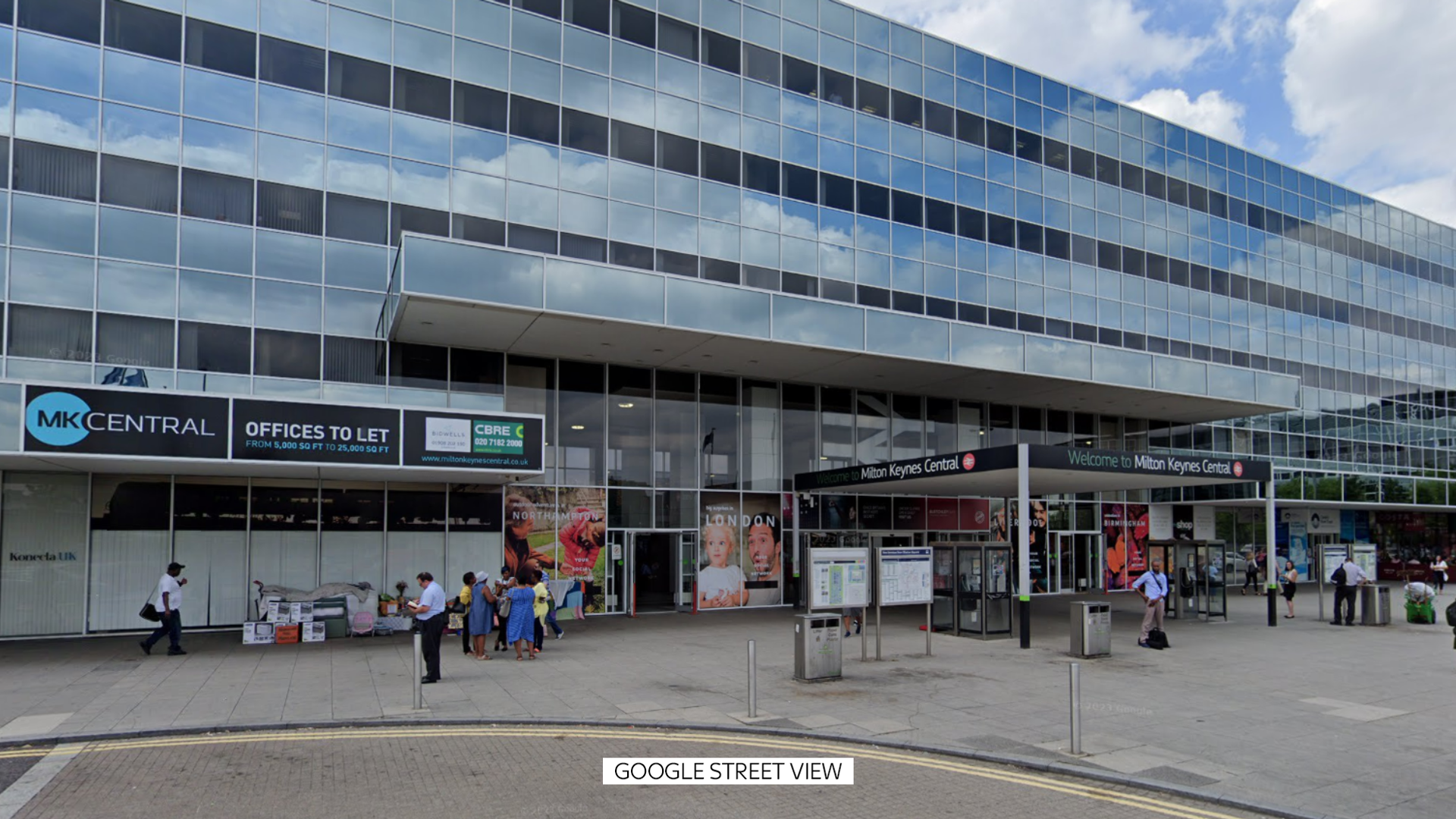 Police shoot man dead at train station – after reports he was carrying a gun