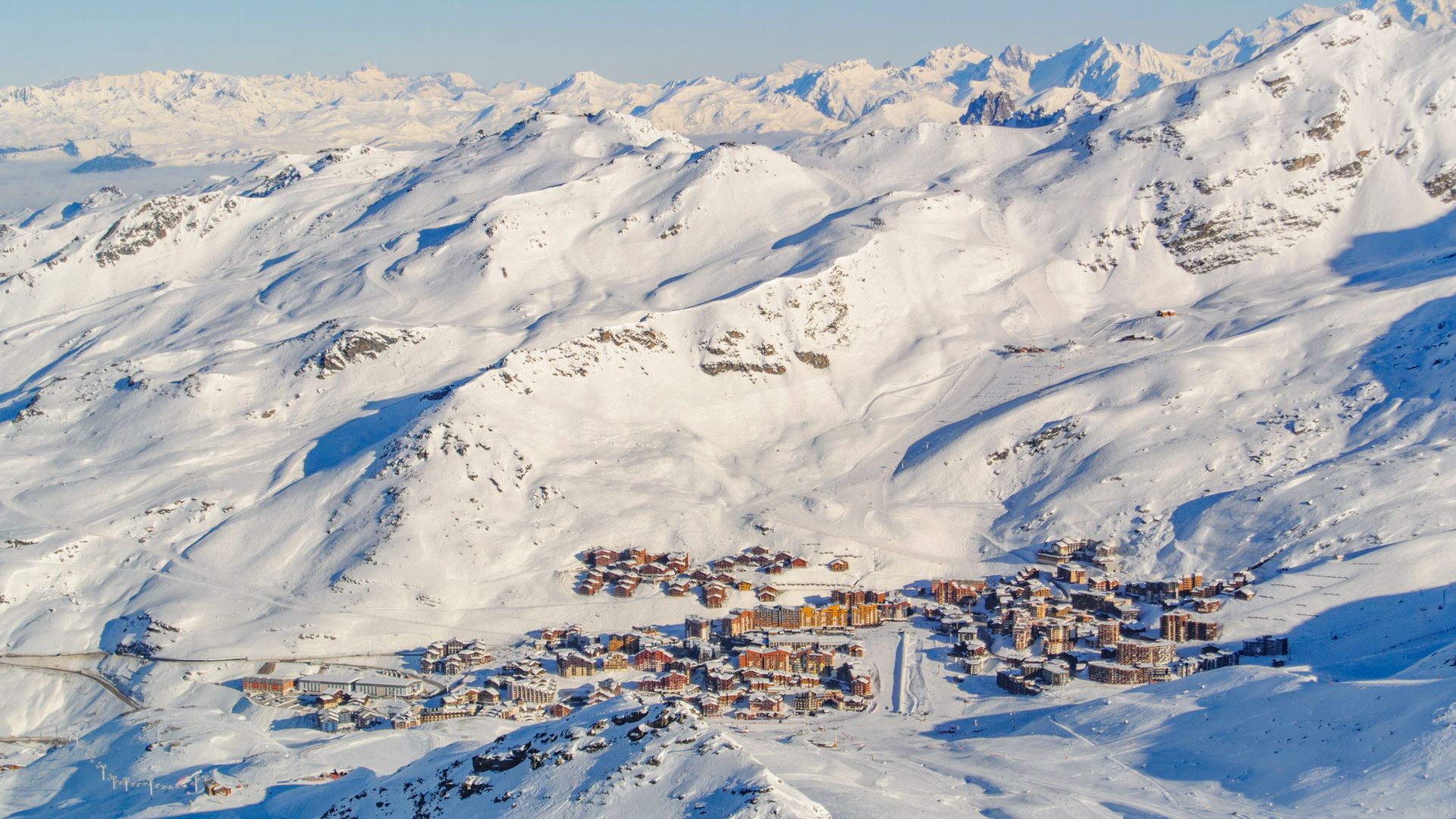 British man, 27, dies after avalanche at French Alps ski resort