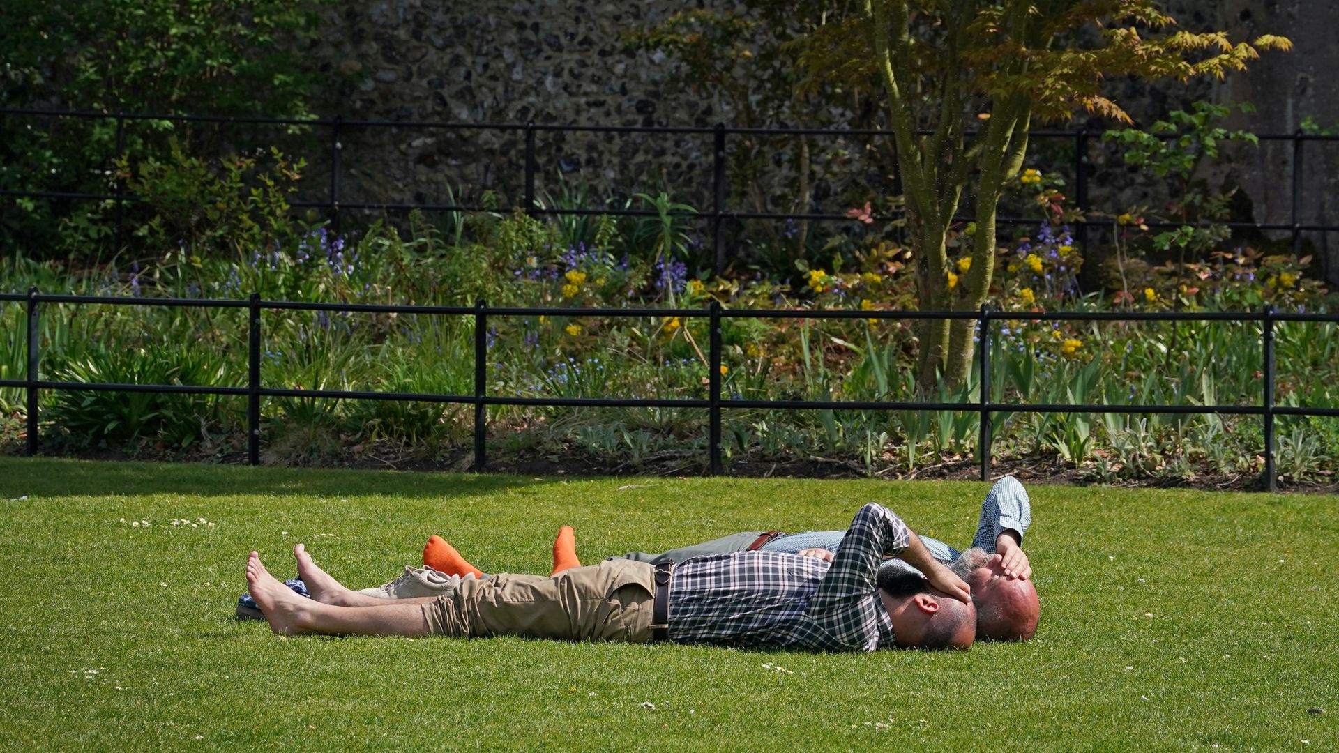 Temperatures could climb to 29C in UK-wide sunny spell, Met Office says