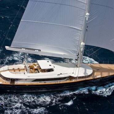 Diver dies during work to recover sunken Bayesian superyacht