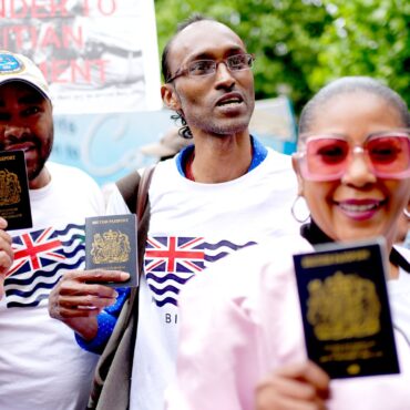 UK can sign deal handing Chagos Islands to Mauritius, High Court rules