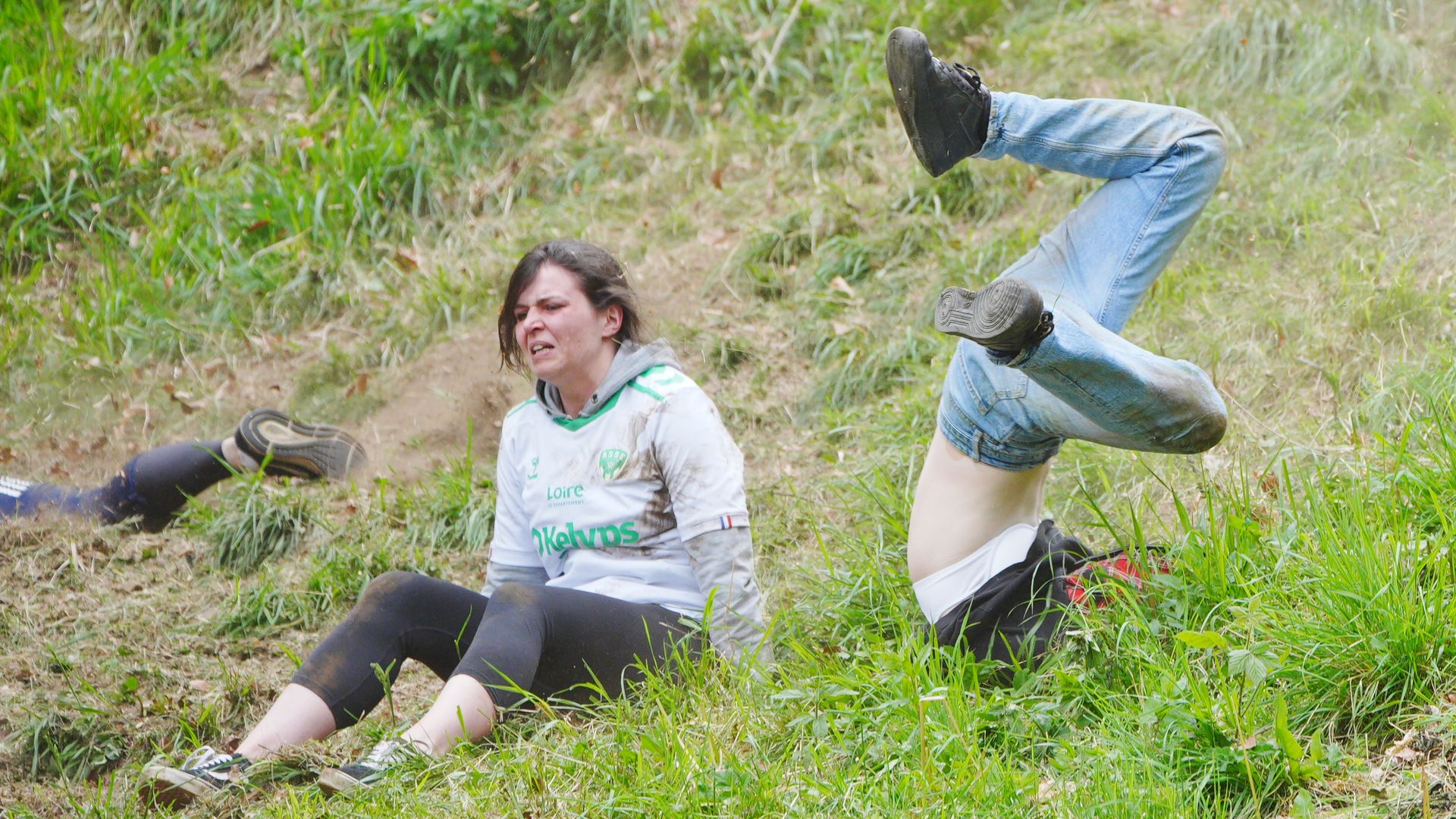 ‘I risked my life for this’: Cheese-loving daredevils hurl themselves down steep hill in famous race