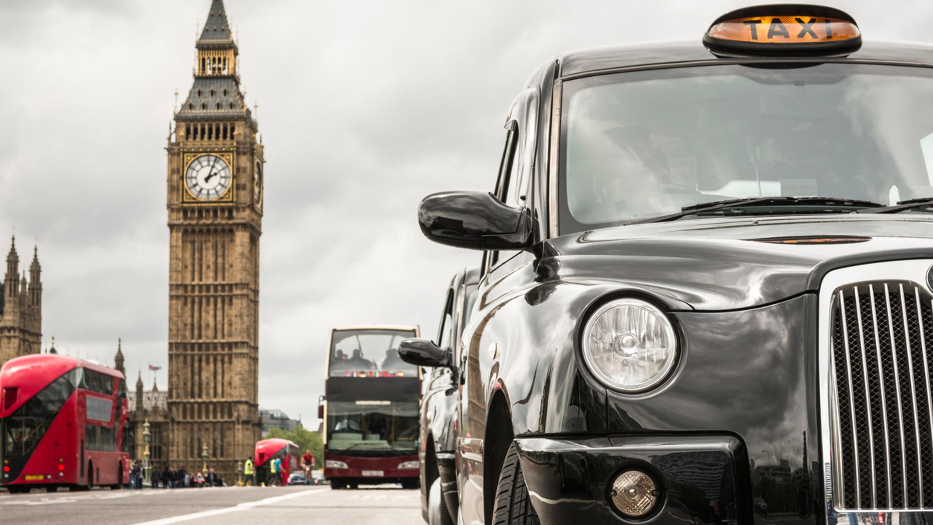 Secrets of a cabbie – from most expensive times to travel to the passenger question he hates most