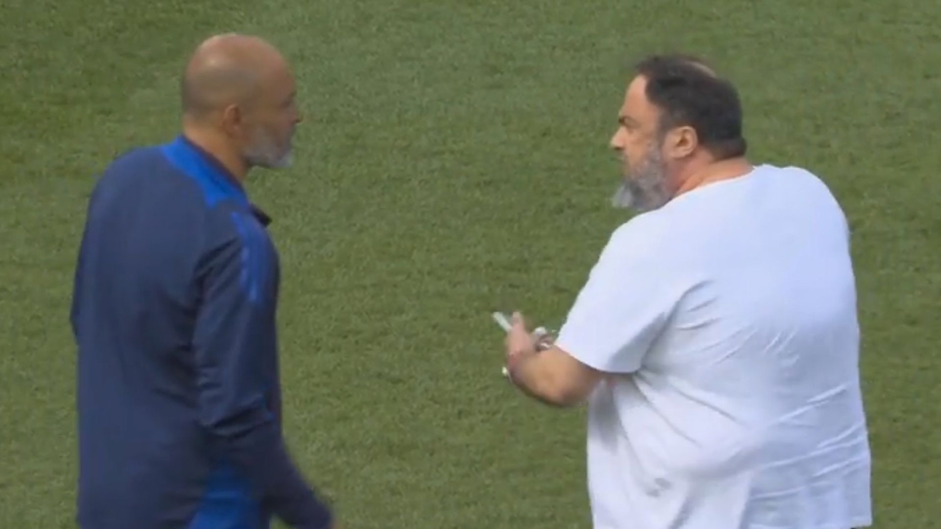 Nottingham Forest owner confronts manager on pitch