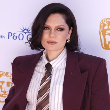 Jessie J diagnosed with early breast cancer