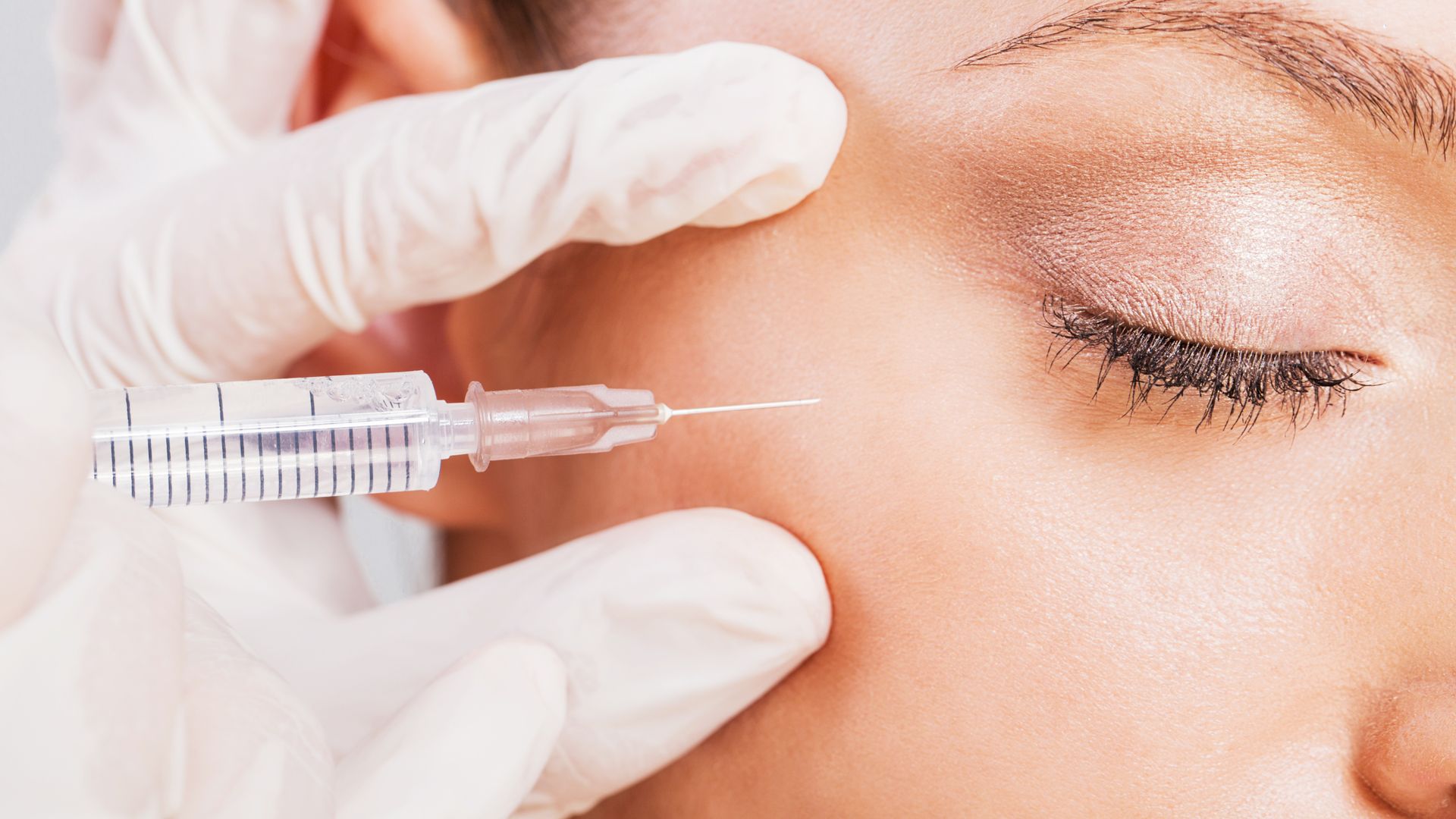 Health warning issued after UK cases of life-threatening condition linked to Botox