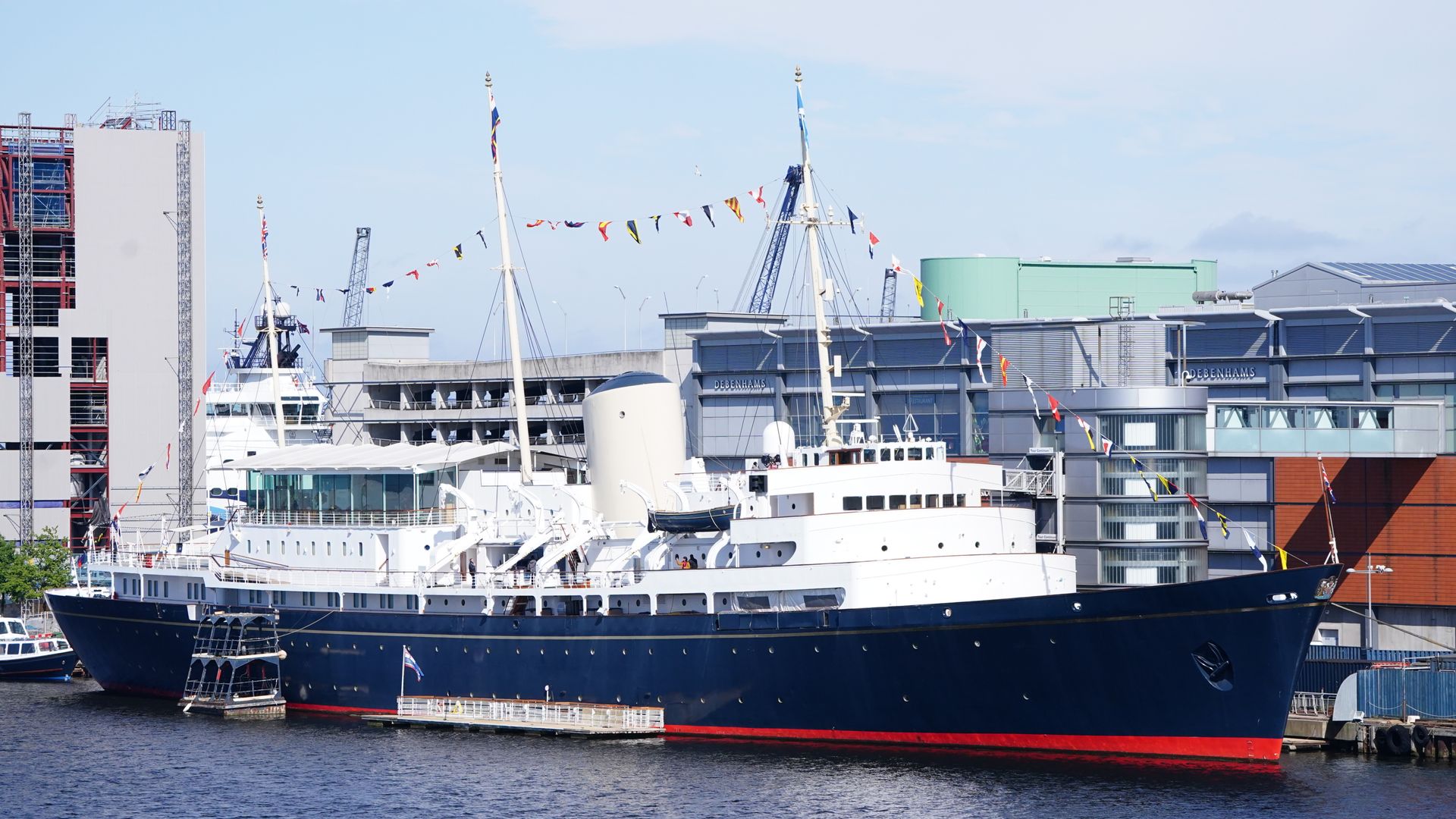 Buckingham Palace lobbied the government for a new royal yacht, files reveal