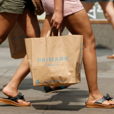 Good economic news as sunny weather boosted retail sales
