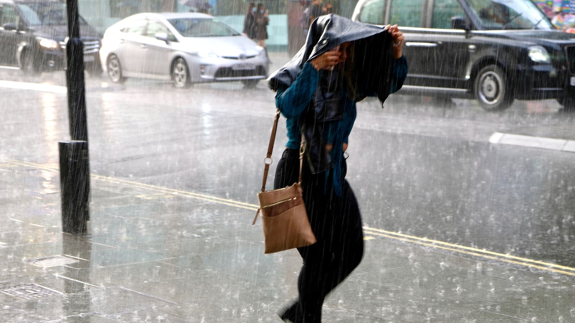 Fresh yellow weather warning for thunderstorms comes into force this morning