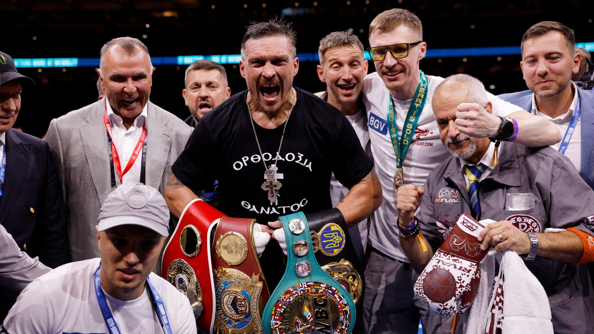 Boxing fans call for refunds after Usyk v Dubois fight ‘plagued with buffering issues’