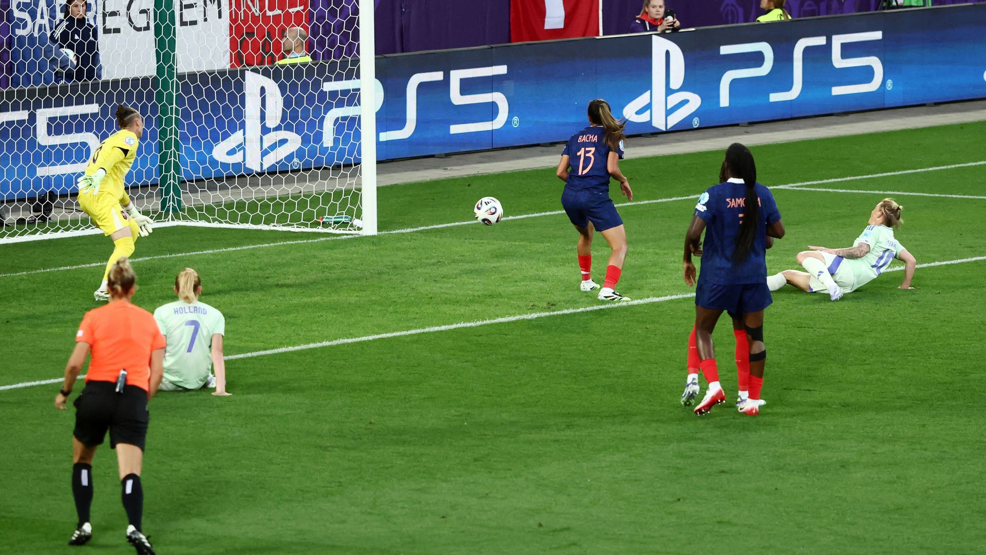 Wales get equaliser against France in Women’s Euros