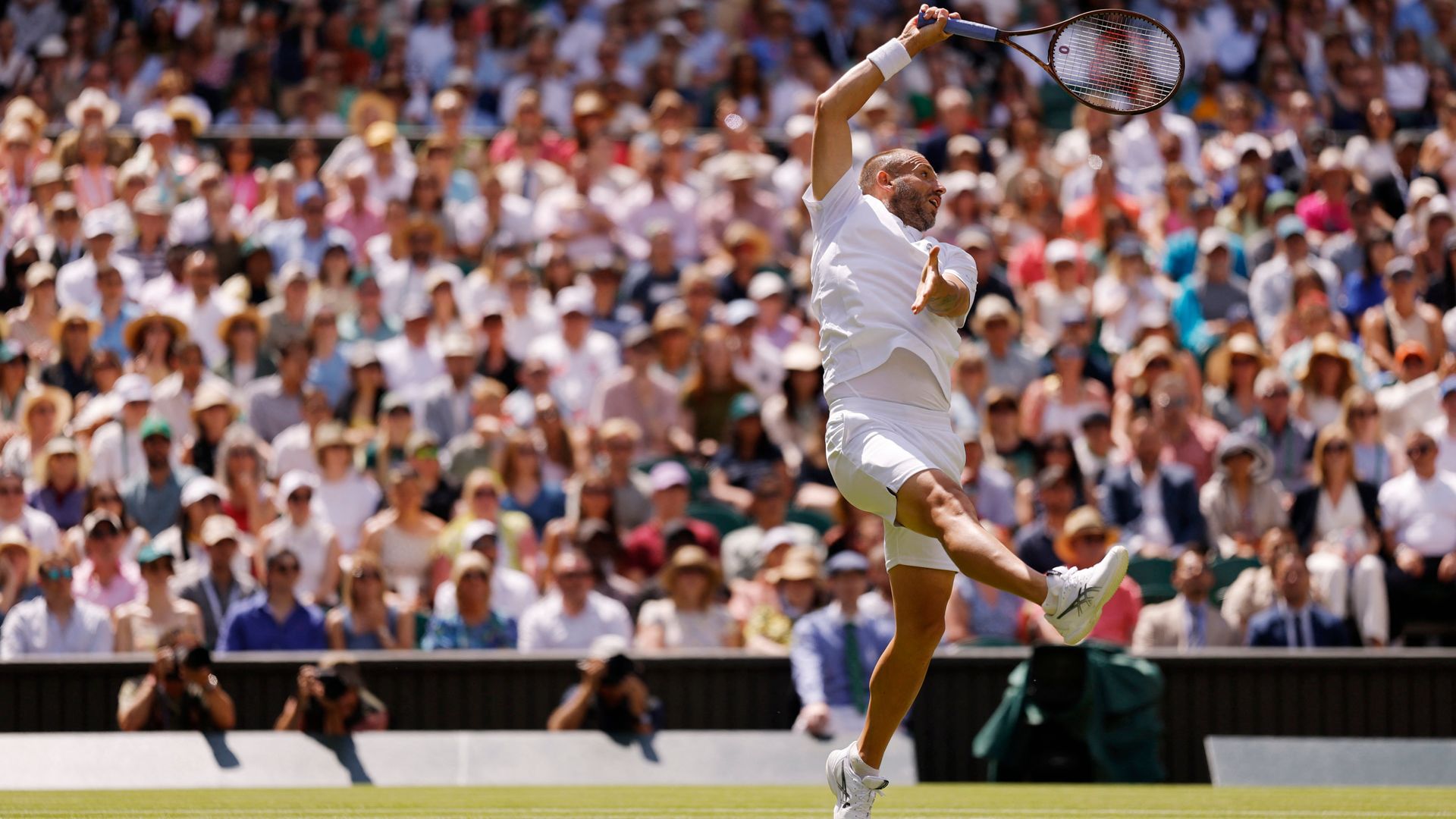 Which British tennis players are still in Wimbledon?