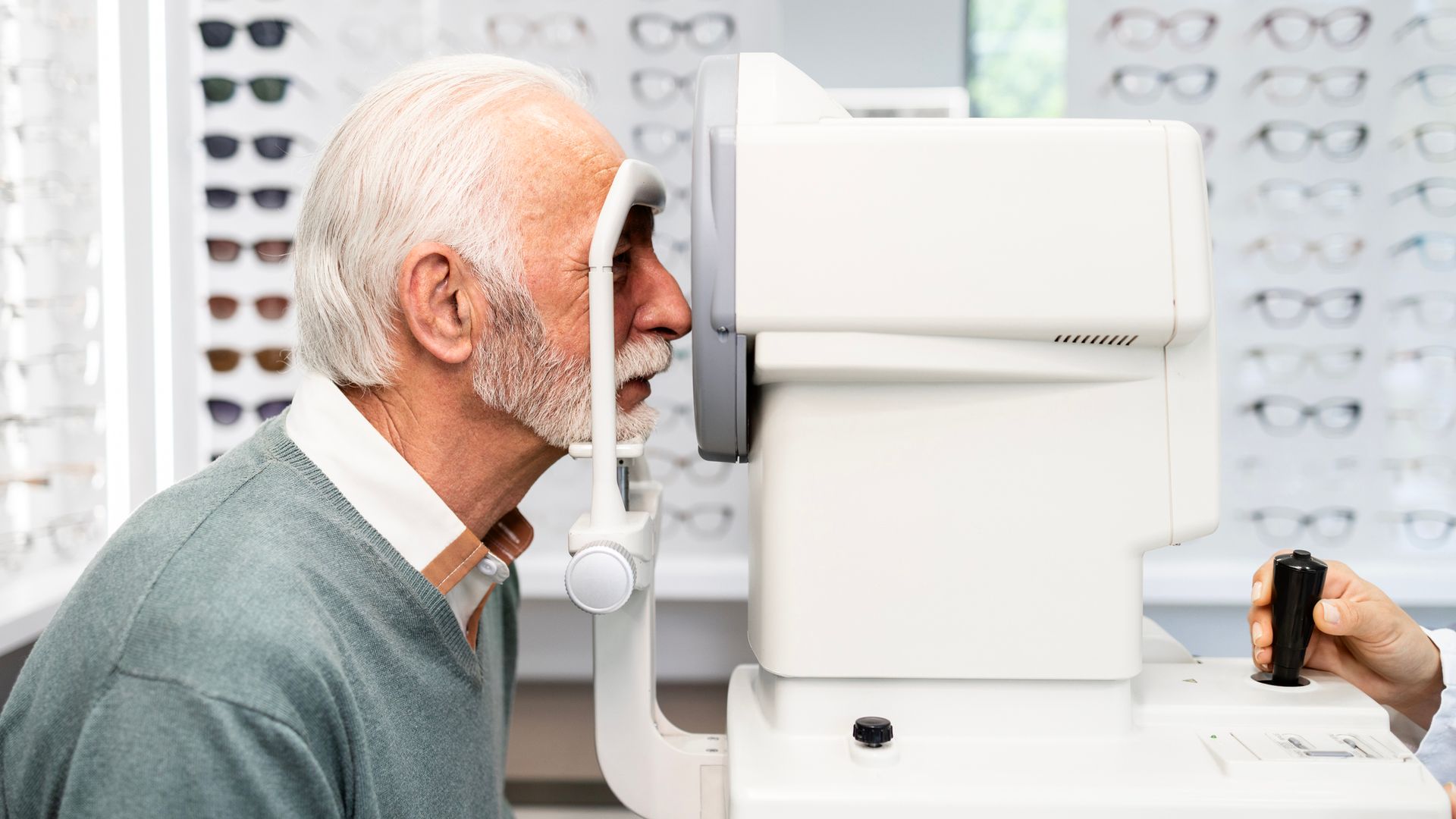 Over 70s face driving ban if they fail new compulsorily eye tests