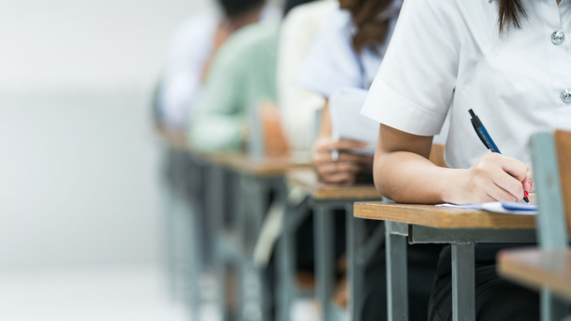 Parents must help tackle kids’ bad behaviour, education sec says – as figures show ‘entrenched class divide’