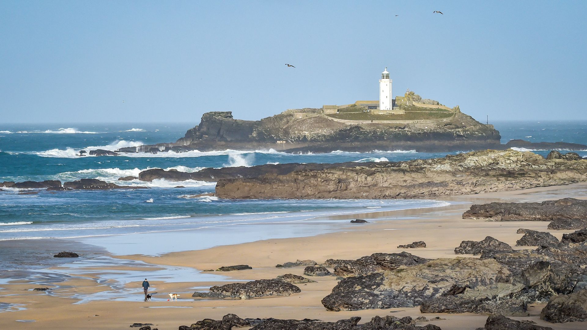 Surfer dies after being found unresponsive in sea off Cornish coast