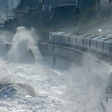 Yellow wind warning in place for most of England from Sunday