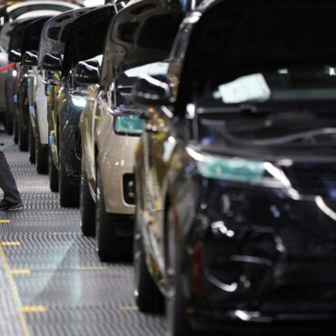 Jaguar Land Rover getting ‘daily’ support as workers told to stay at home