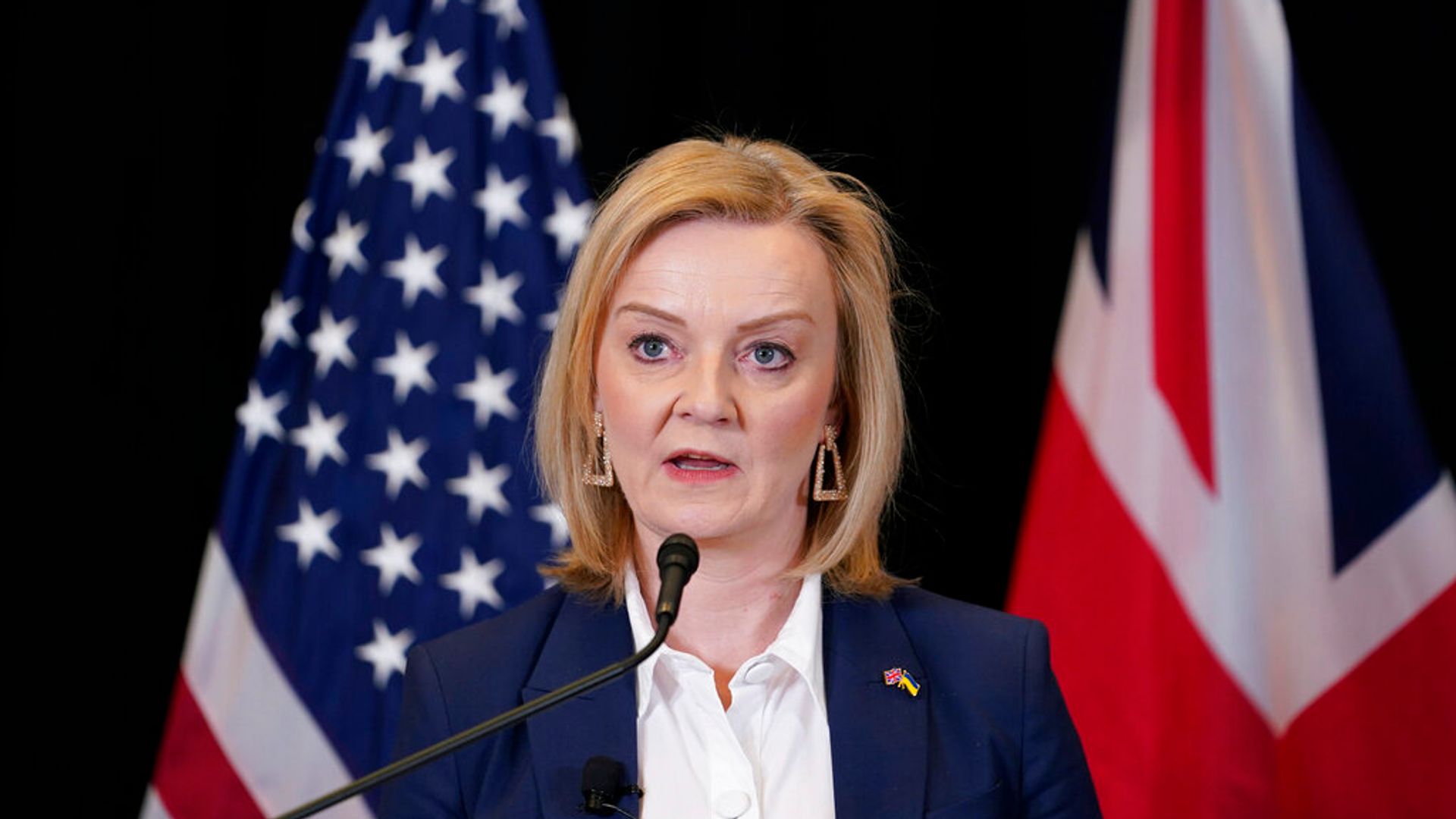 Truss calls for Trump-style ‘revolution’ in the UK