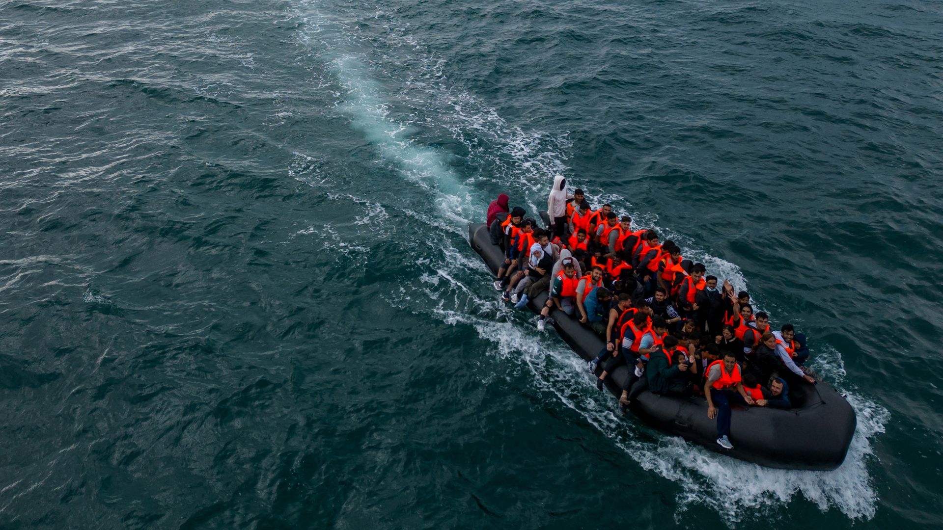 Lammy defends migrant returns deal with France – as 1,000 people cross Channel in one day
