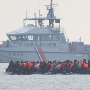 Home secretary announces shakeup of family reunion rules for asylum seekers