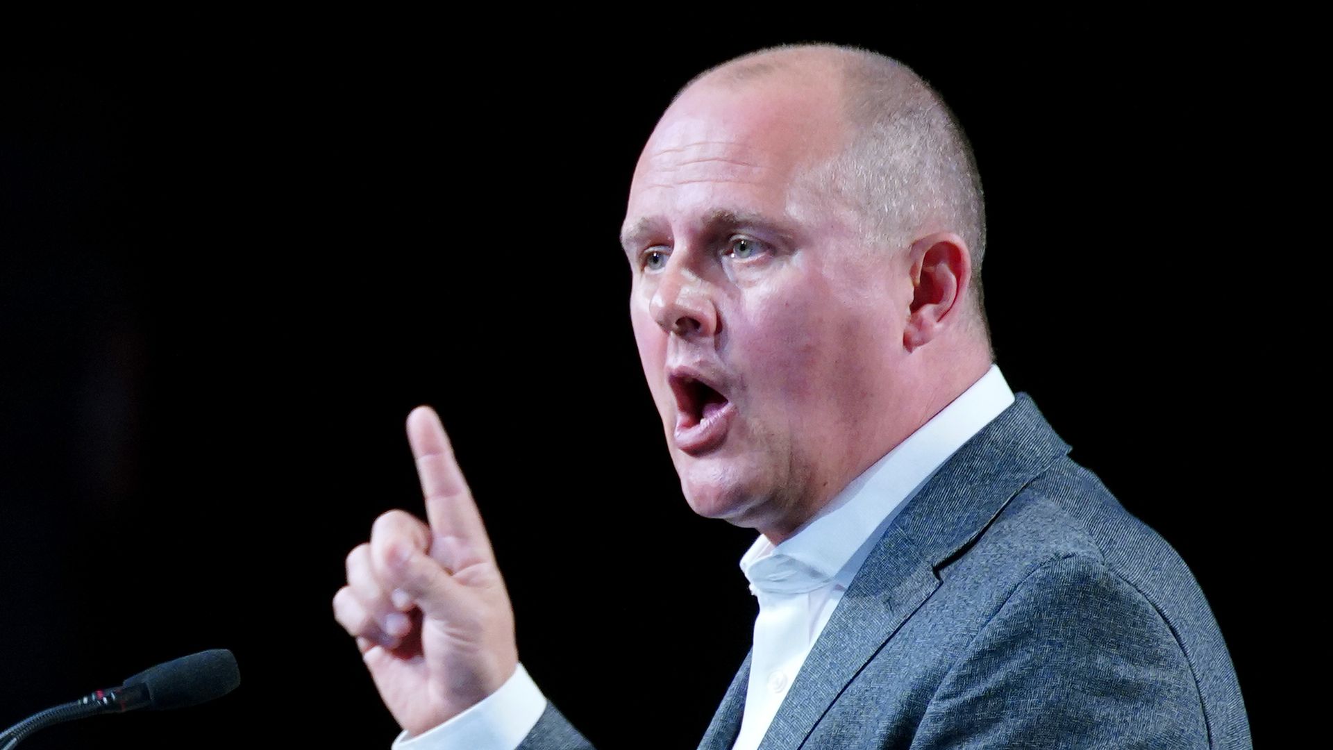 Labour ‘failing to deliver change that people voted for’ – TUC chief