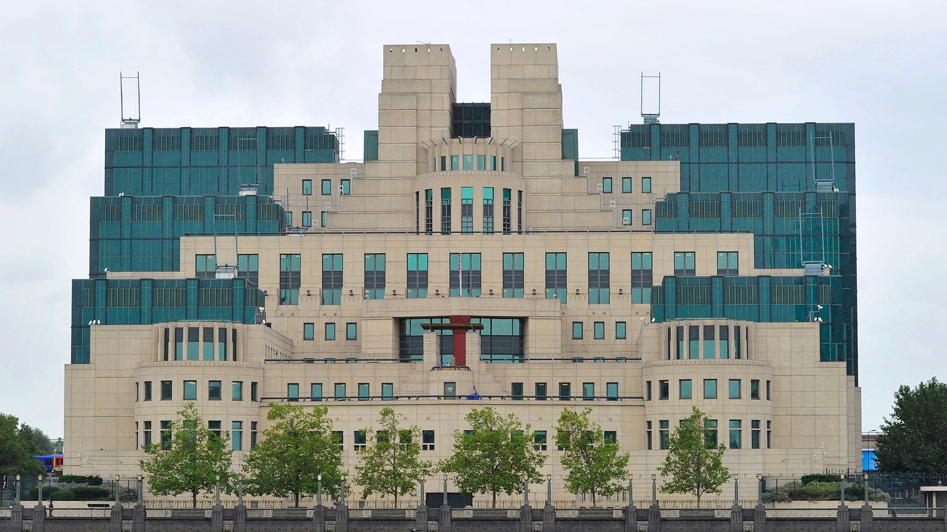 MI6 launches new drive to recruit spies – including Russians