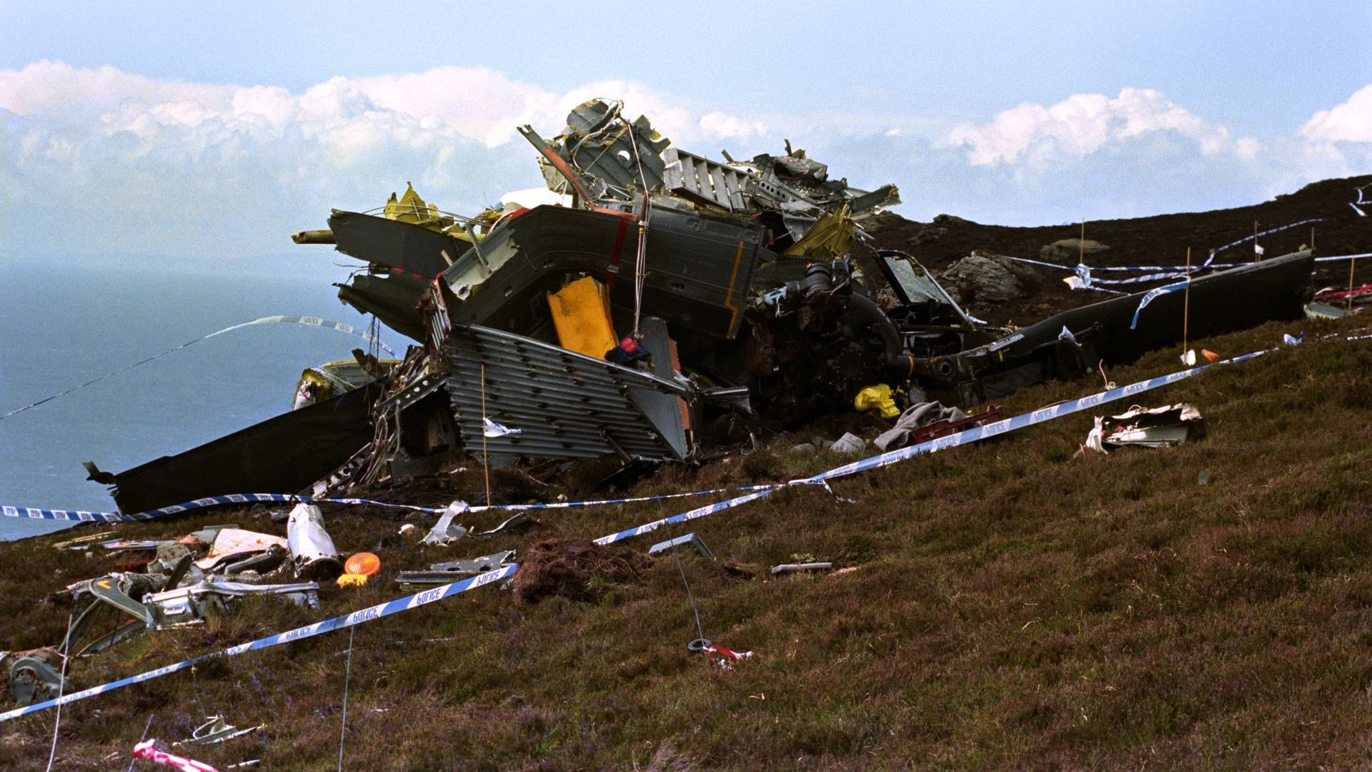 Families of 1994 Chinook crash victims seek answers as 47,000 sign petition