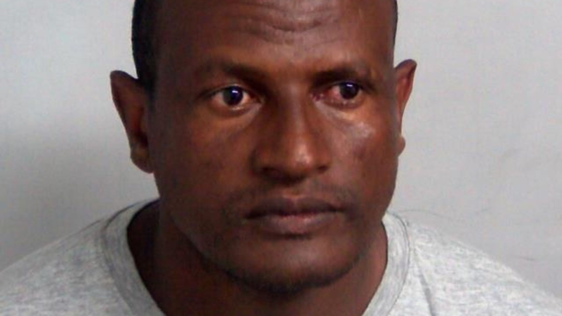 Witness: Wanted migrant was ‘confused’ and directed to train station by prison staff