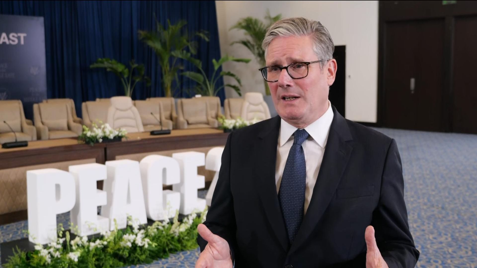 Starmer has ‘full confidence’ in national security adviser after China spy trial collapse