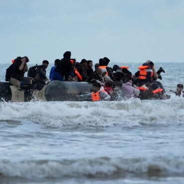 Vietnamese migrants to be returned under new deal with UK